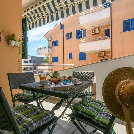 Apartment Sea Premantura Esterno foto