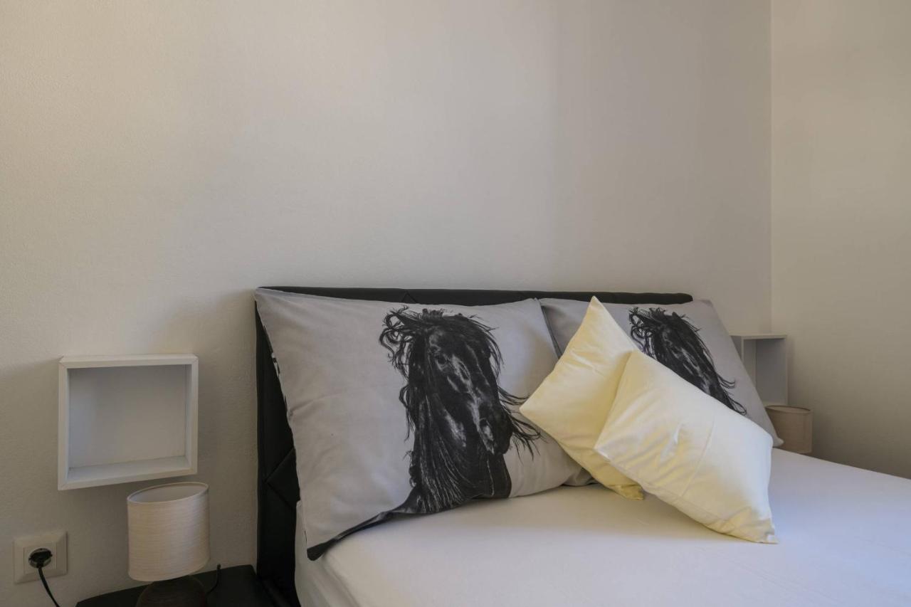 Apartment Sea Premantura Esterno foto