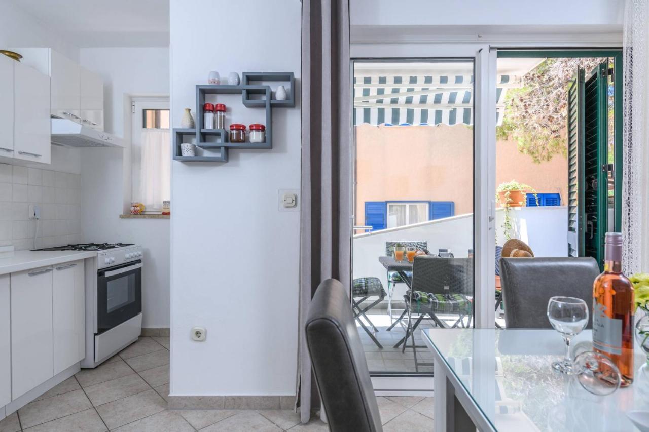 Apartment Sea Premantura Esterno foto