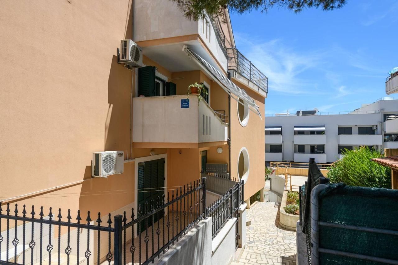 Apartment Sea Premantura Esterno foto